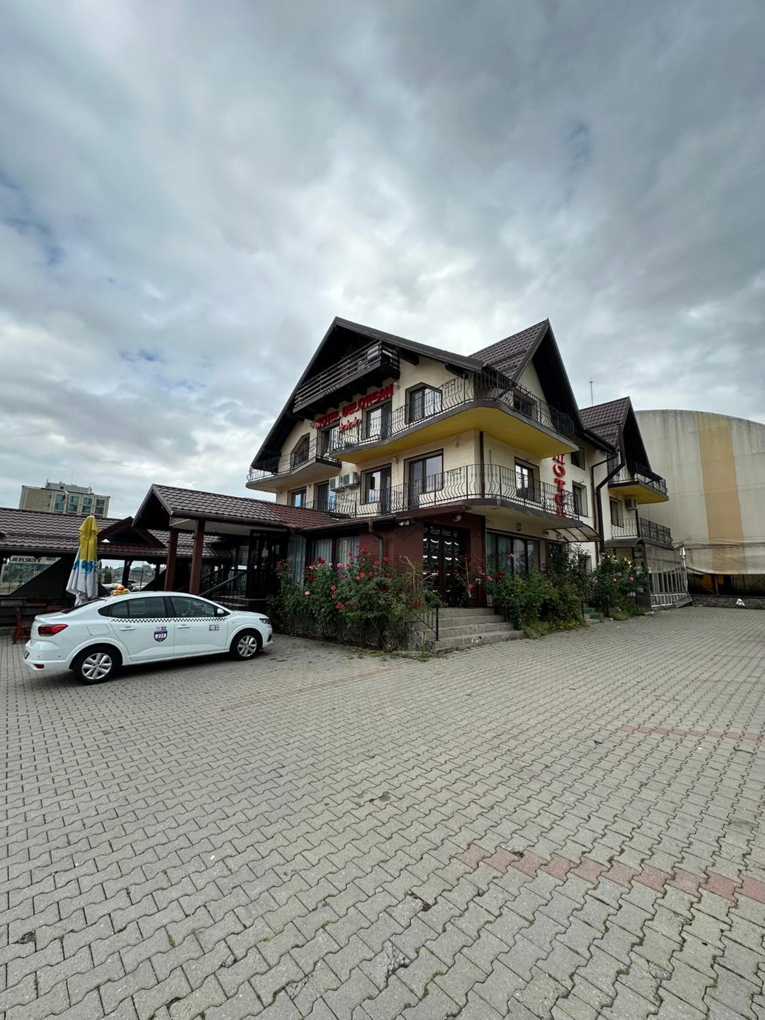 Restaurant Motel Dolorean Сэчеле Экстерьер фото