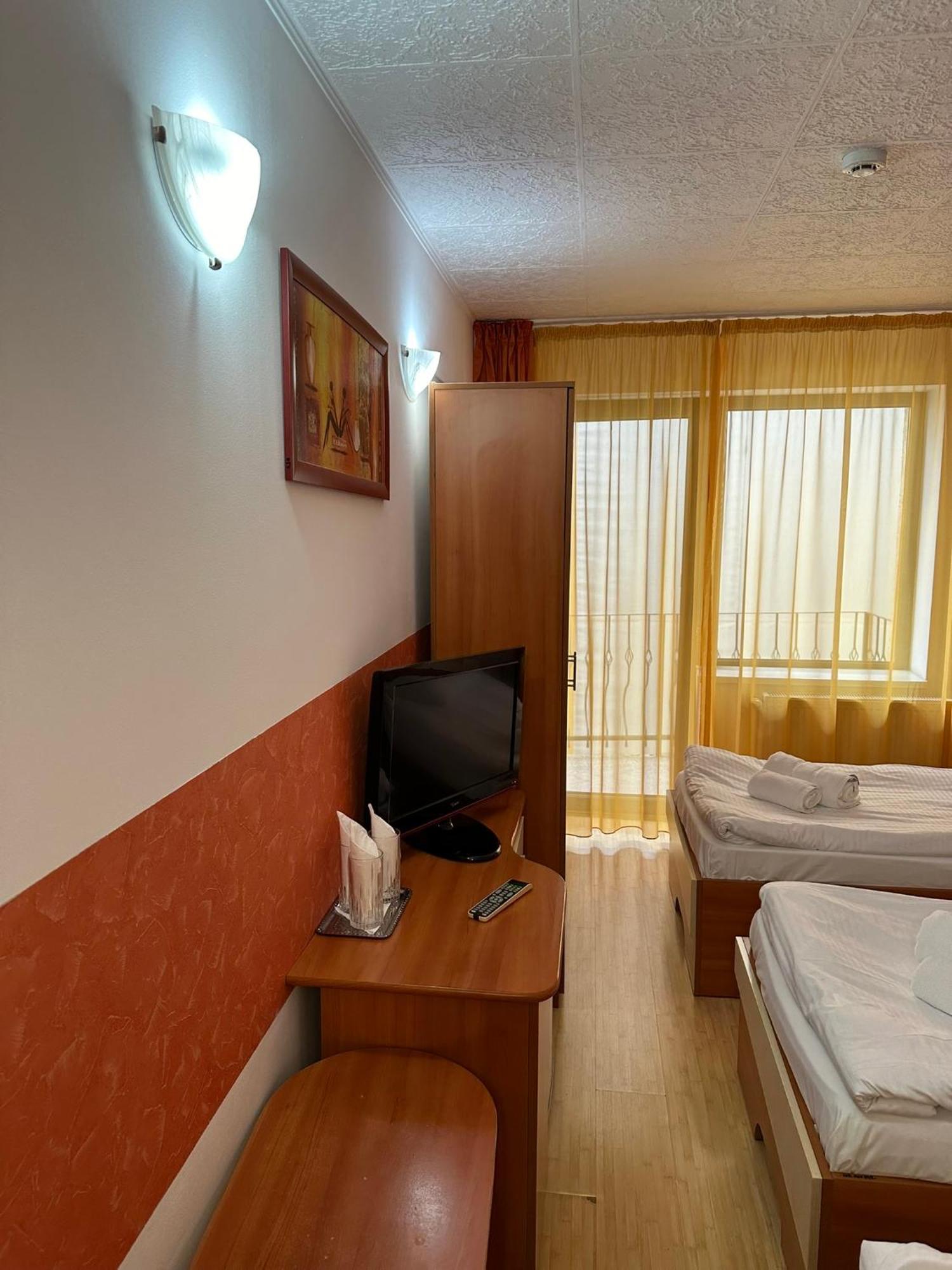 Restaurant Motel Dolorean Сэчеле Экстерьер фото