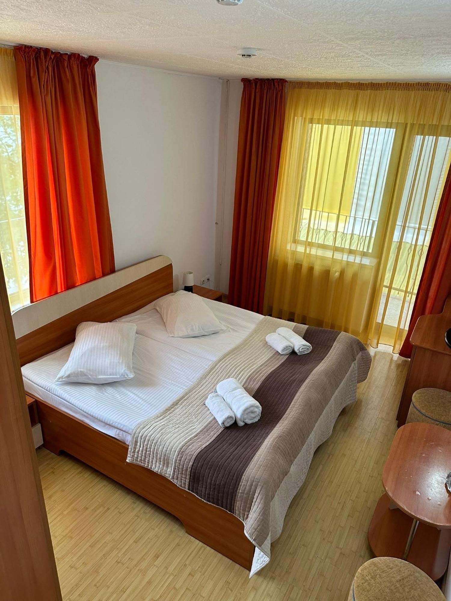Restaurant Motel Dolorean Сэчеле Экстерьер фото